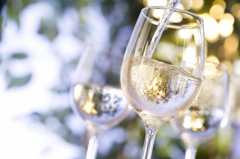 Witte wijn in glas grootgenot.com